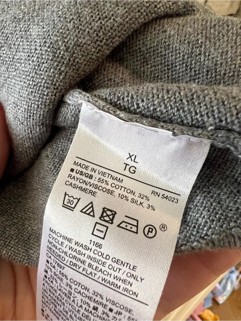 Banana Republic Luxe Yarn Men's V-Neck Sweater - Charcoal Gray XL